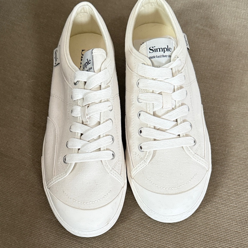 Simple Men's Cream Sneakers